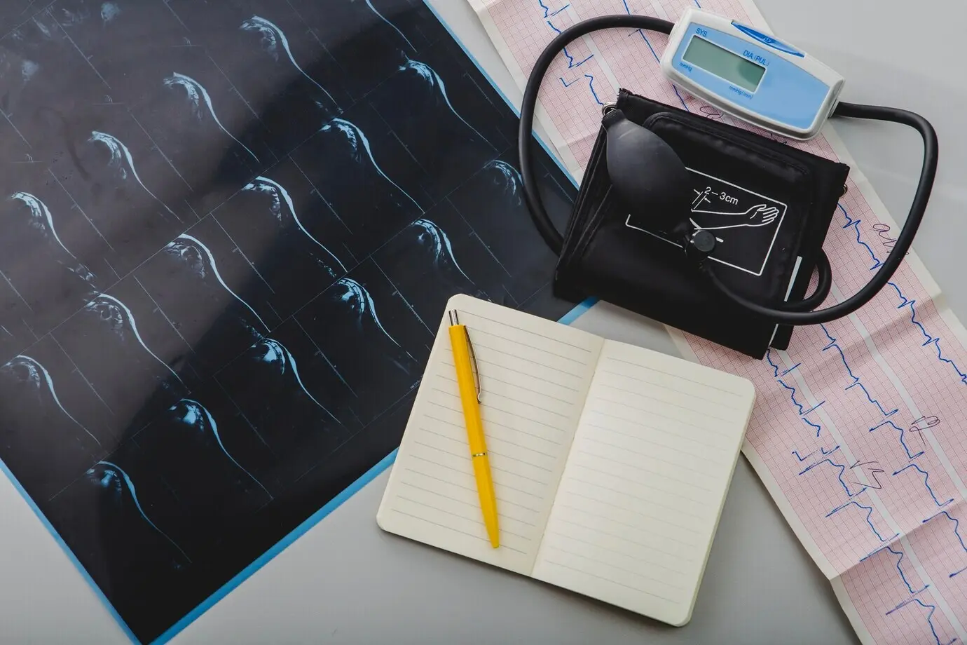 Рентгеновский снимок и медицинское оборудование